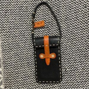 Fredd & Basha Blk/Tan w/White Stitching Detail Leather Carrying Case